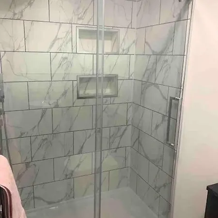 Private Entrance 1 Bed Studio Salford - Perfect Location For Concerts, Rhs Gardens, Manchester City Centre And Salford Quays Extérieur photo