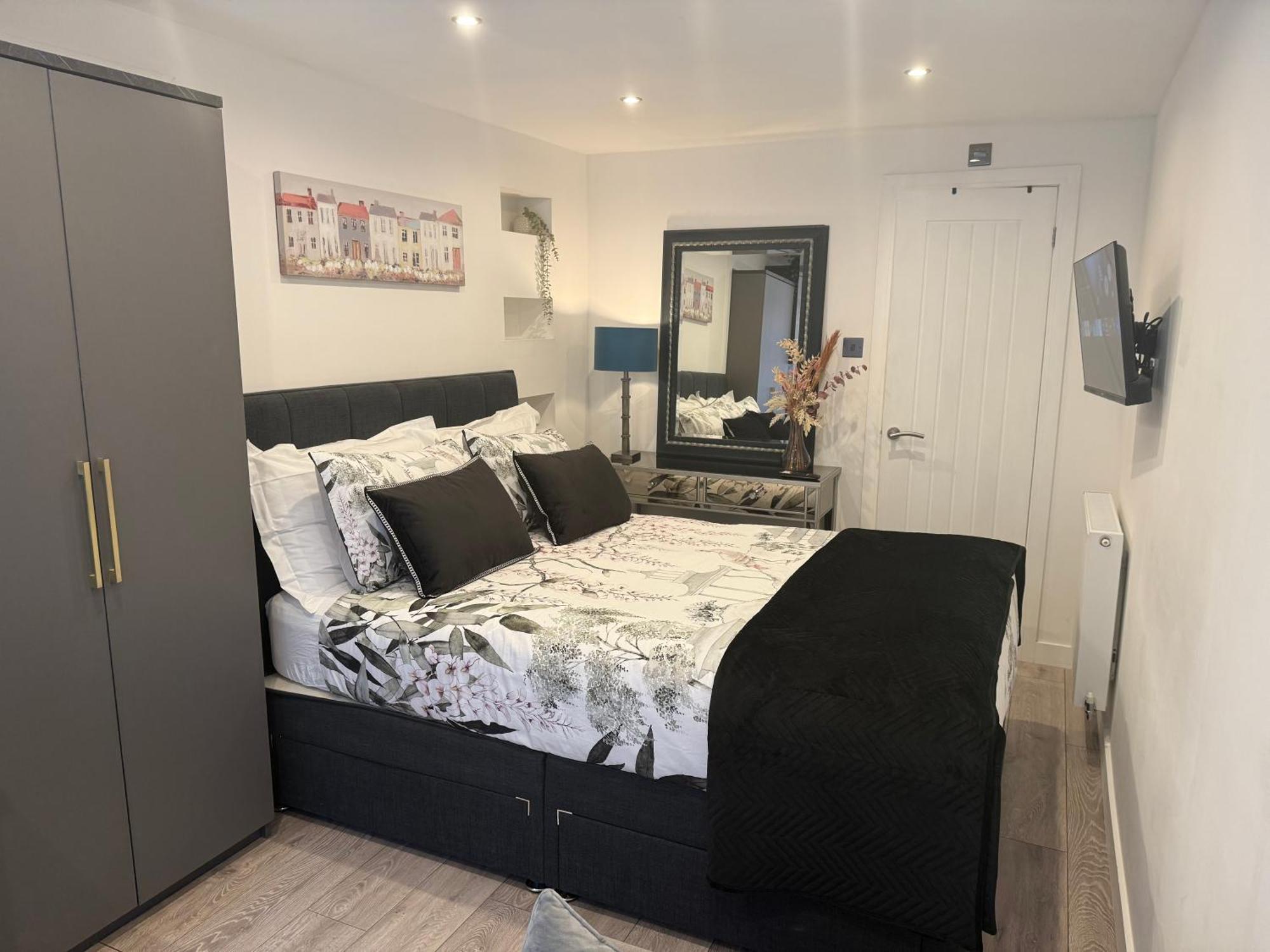 Appartement Private Entrance 1 Bed Salford - Perfect Location For Concerts, Rhs Gardens, Centre And Salford Quays *